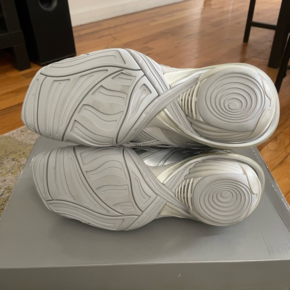 Brand New Balenciaga Tyrex Silver women’s sz eu 37 - Picture 7 of 7